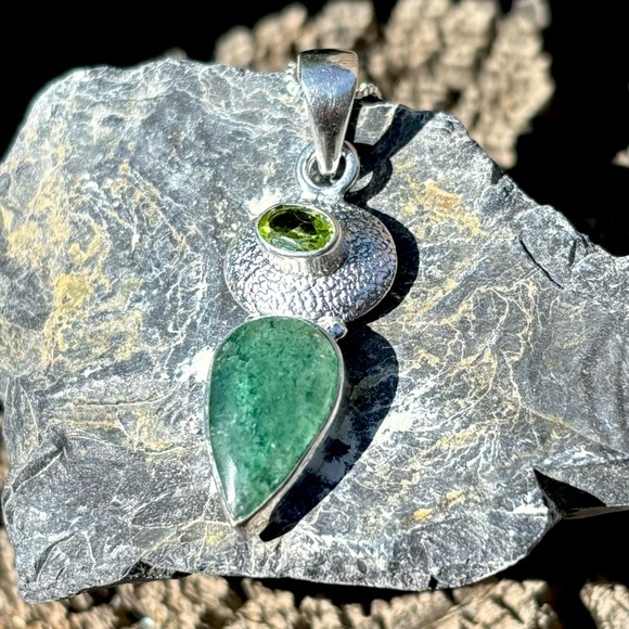 Adventurine & Peridot Necklace - Picture 1 of 15